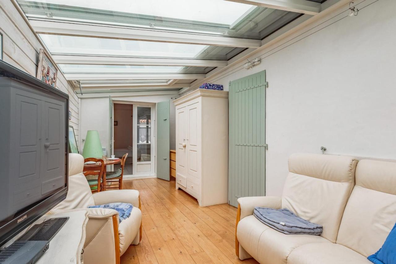 Nice Studio With Veranda Nearby The Beach In La Flotte - Welkeys Exterior photo